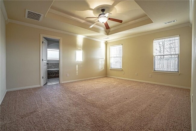 Building Photo - 2005 SW Birch St