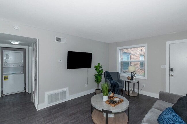 Building Photo - 3518 Roswell Rd NE