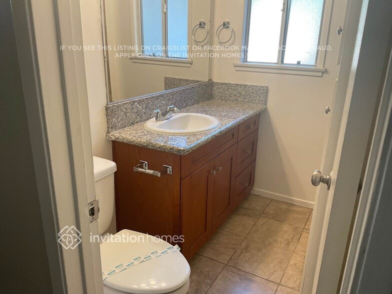 Building Photo - 11240 Gaviota Ave