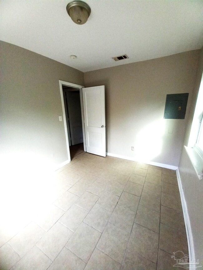 Building Photo - 9 Besma Dr