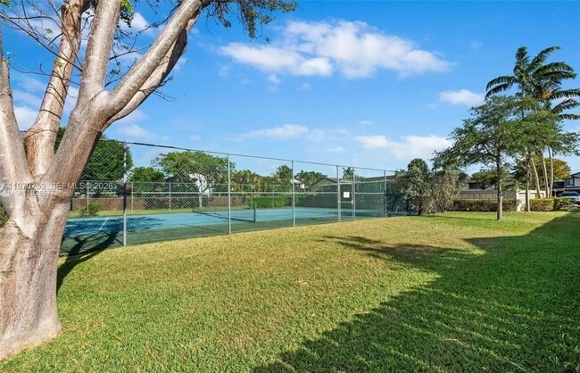 Building Photo - 7021 SW 105th Ct