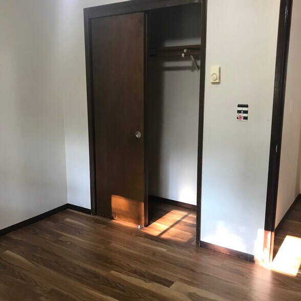 7836 closet in smaller bedroom - 7834 Custer Rd W