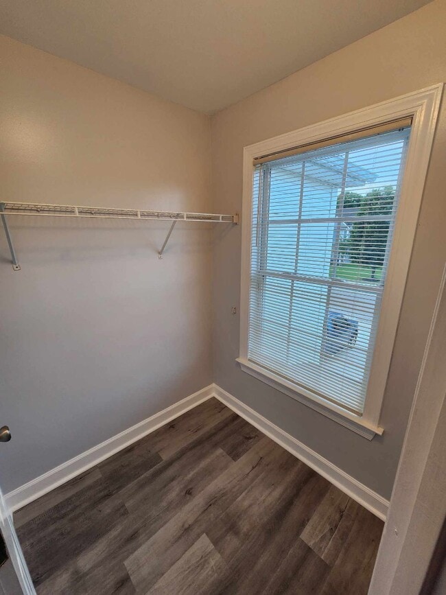 Building Photo - 152 Molinia Dr