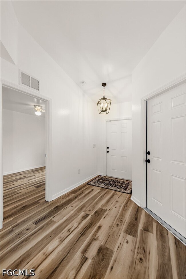 Building Photo - 3520 SW 17th Ave