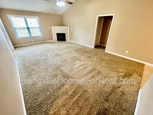 Building Photo - 4035 Pine Dr