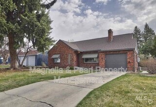 Building Photo - 104 S Olive St
