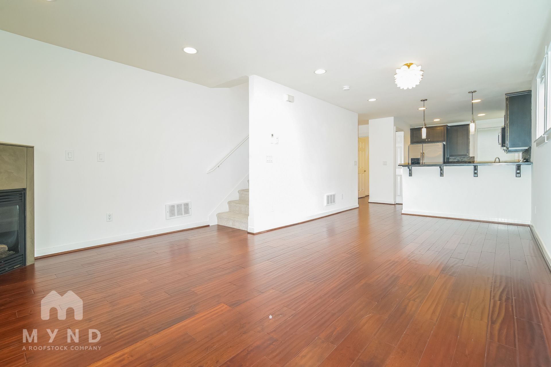 Building Photo - 314 25th Ave S