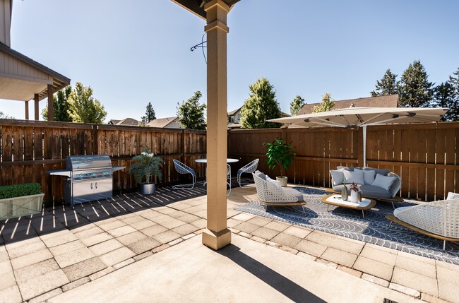 Building Photo - GORGEOUS 4 Bed, 3 Bath Home Available for Rent!