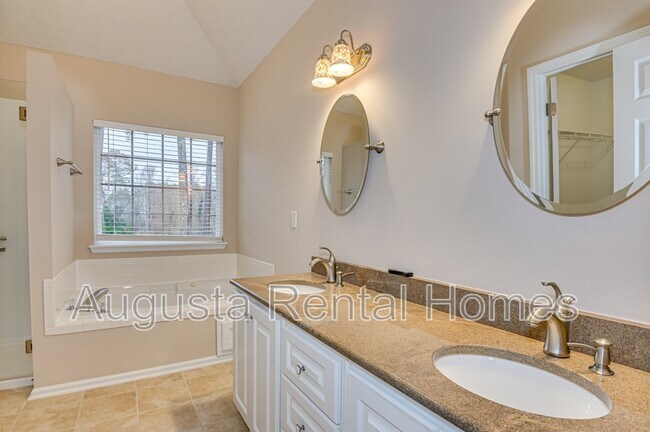 Building Photo - 4154 Hound Ct