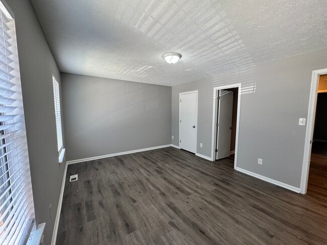 Building Photo - 306 Circuit Ln
