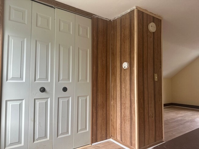 Building Photo - DREAM LOCATION !! LOOKS LIKE PRIVET ROAD !!!