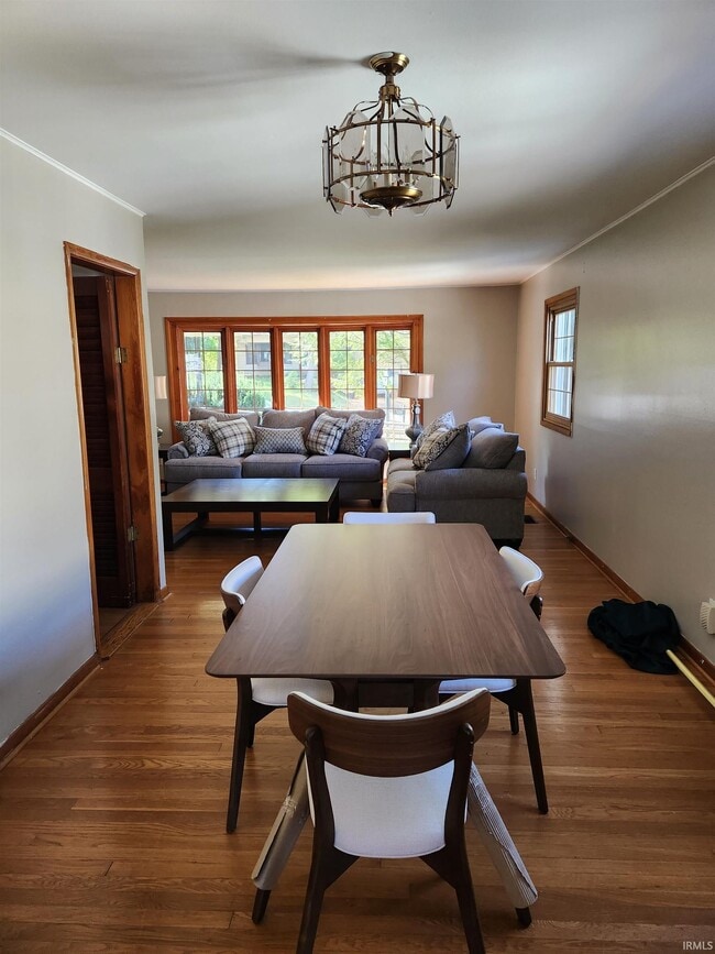 Building Photo - 509 S Swain Ave