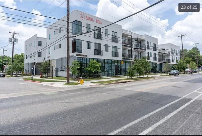 Building Photo - 2709 E 5th St.