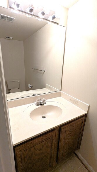 Building Photo - 1379 Heritage Oak Way