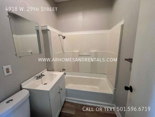 Building Photo - 4918 W 29th St