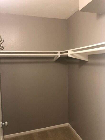 Building Photo - 3078 Broadway