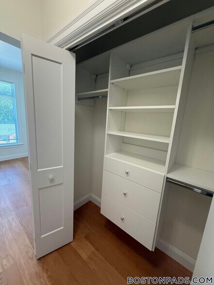 Building Photo - 120 Gerry Rd