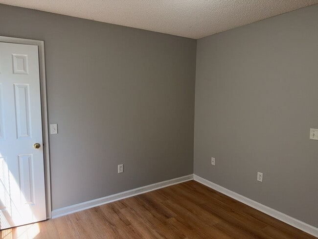 Building Photo - 525 Golden Grove Ln