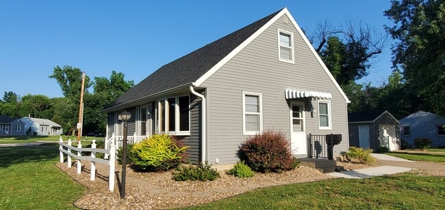 Building Photo - 2803 Seely Ave SE