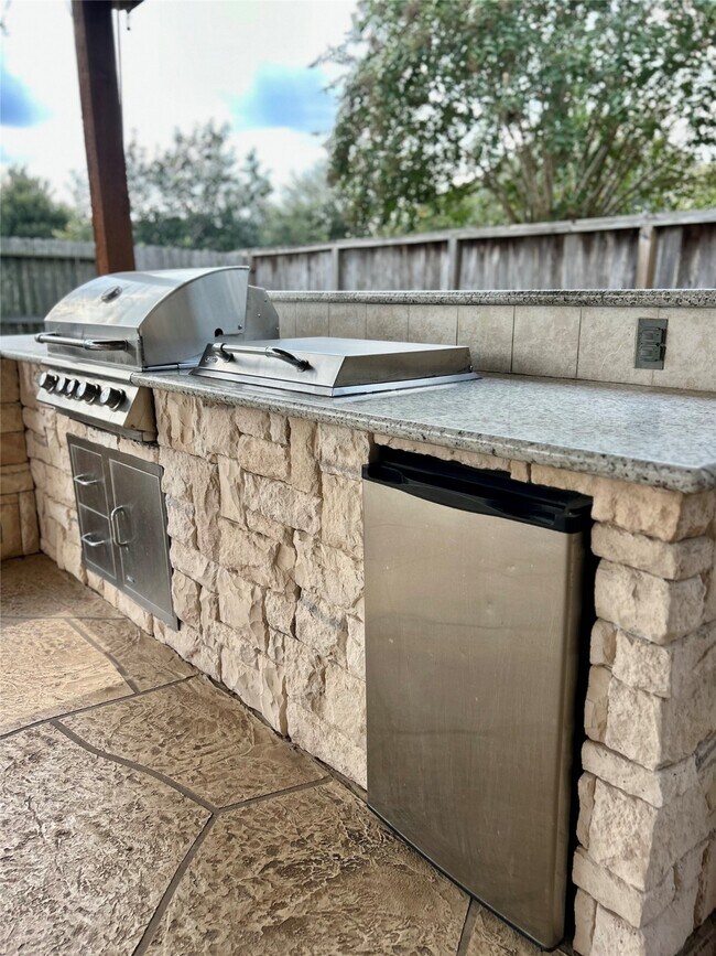 Building Photo - 27239 Aspen Falls Ln
