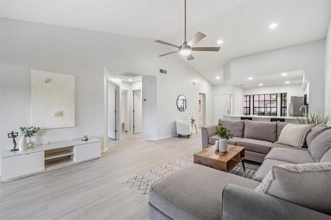 Building Photo - 2582 Bentley Dr