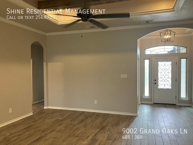 Building Photo - 9002 Grand Oaks Ln