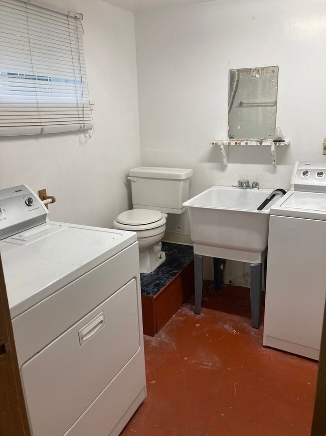 Building Photo - CHARMING 3 BEDROOM IN SEATTLE