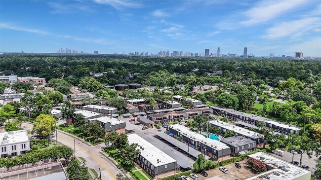 Building Photo - 9015 Gaylord Dr