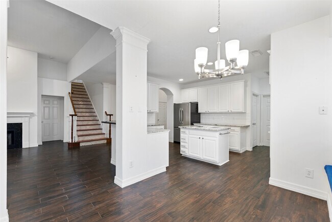 Building Photo - 9023 Eaglecove Dr