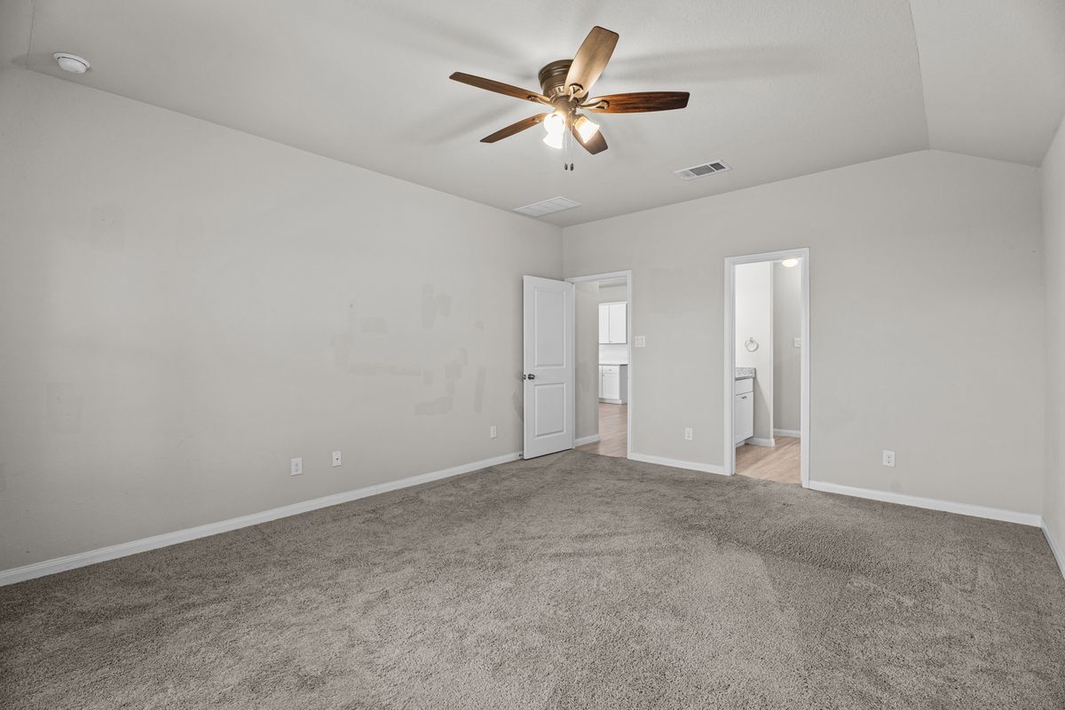 Building Photo - 1047 Raceland Rd