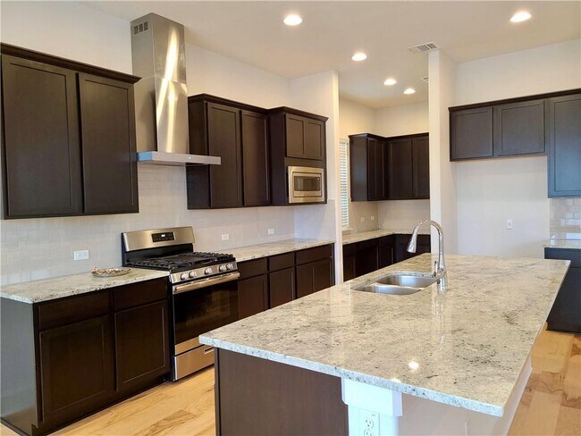 Building Photo - 1265 Summerbrooke Cir