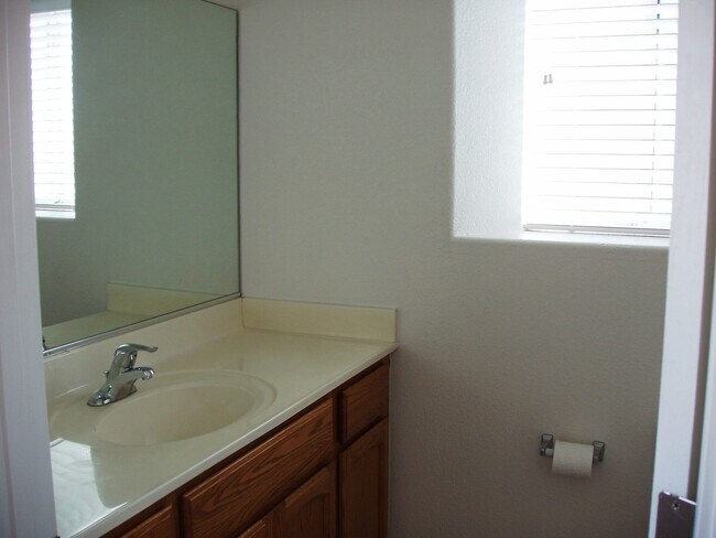 Building Photo - 2321 Palisades Dr