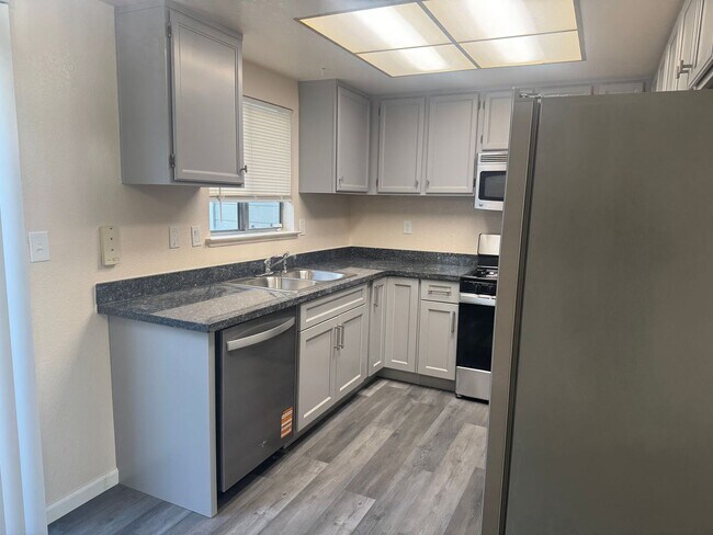 Building Photo - 191 Merlot Ct