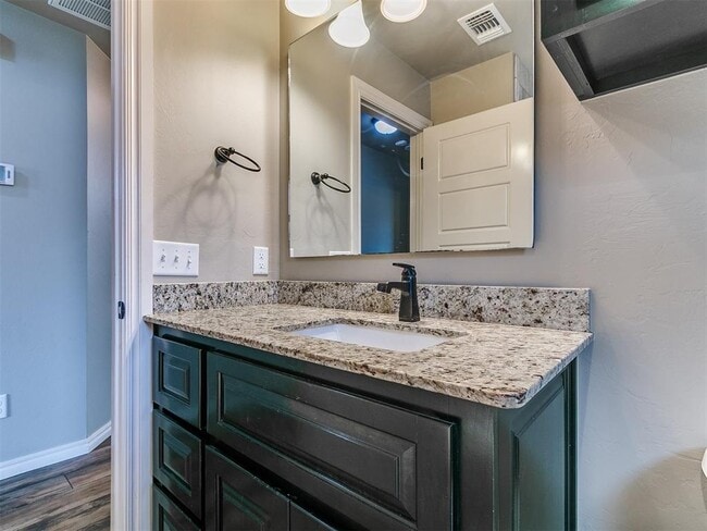 Building Photo - 4932 Wister Ln