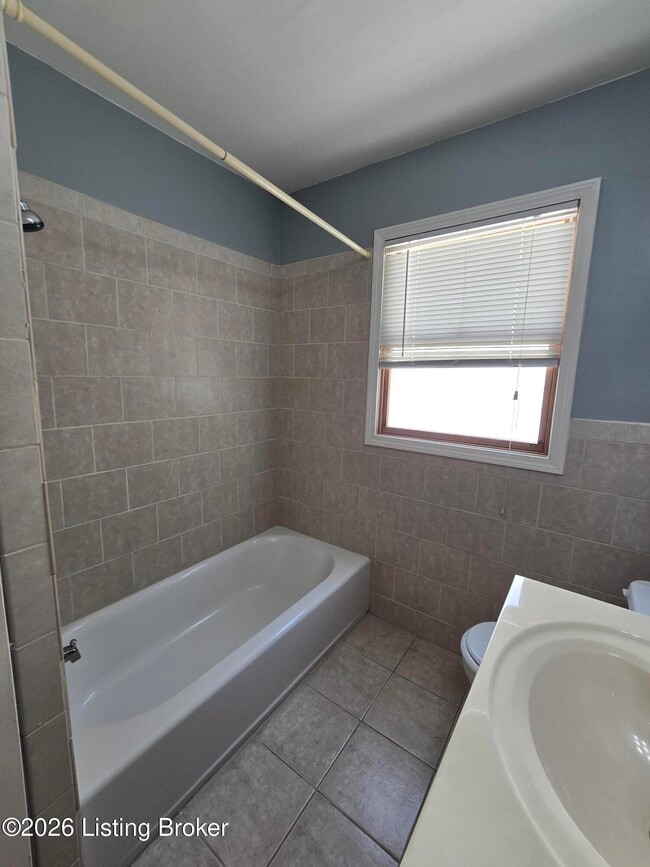 Building Photo - 3932 Kennison Ave