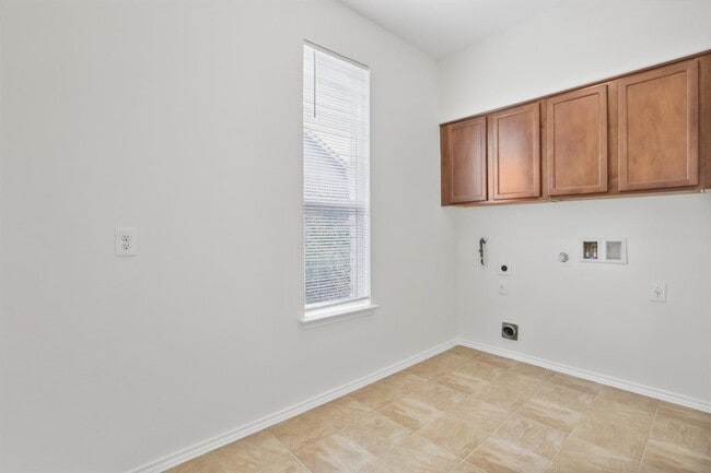 Building Photo - 307 Grutsch Dr
