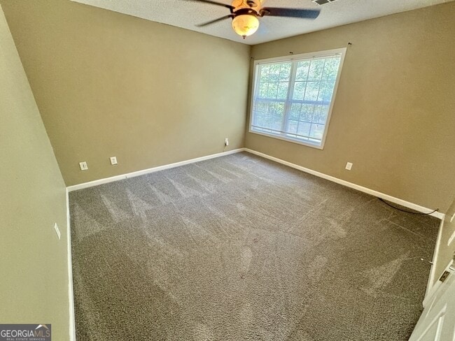 Building Photo - 431 Whitewater Tr