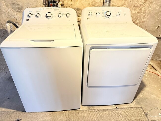 Building Photo - 1945 W Thomas St