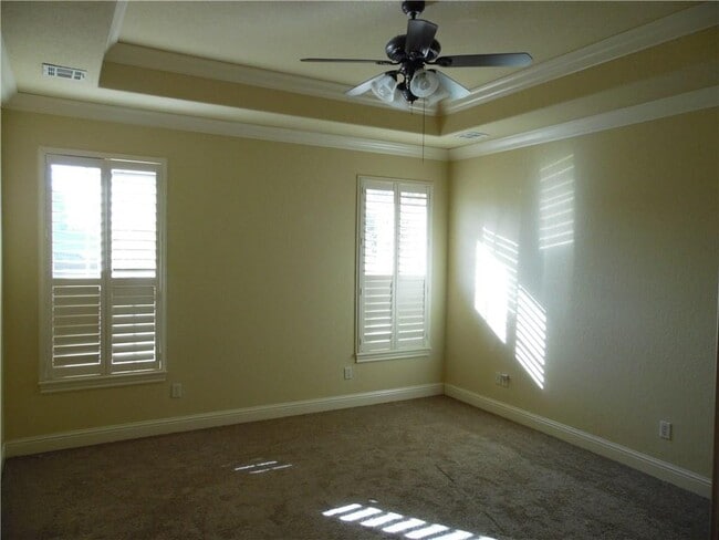 Building Photo - 4405 SW Wheatgrass Blvd