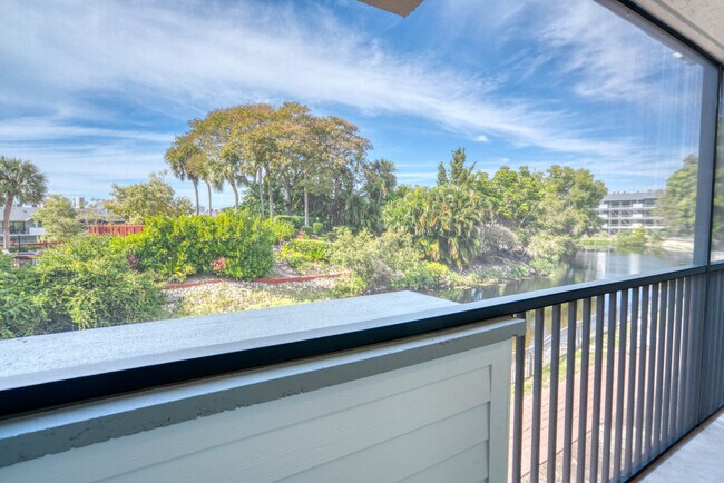 Building Photo - 600 Neapolitan Way