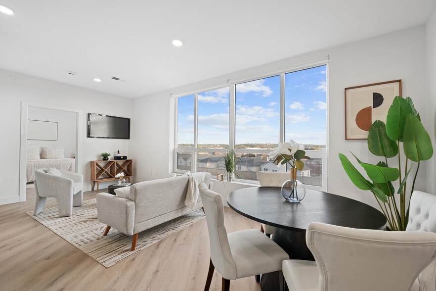 Primary Photo - Baypark Bayonne