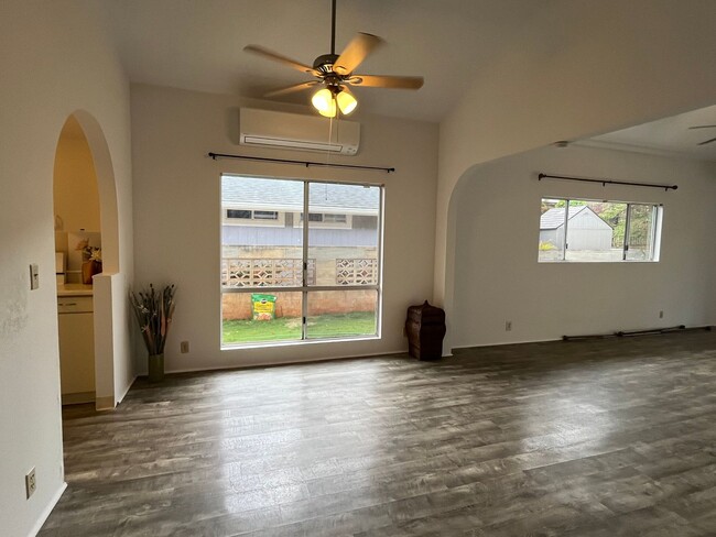 Building Photo - 4/2 SF Home in Royal Kunia!
