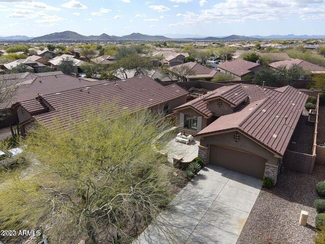 Building Photo - 41520 N River Bend Ct
