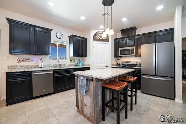 Building Photo - 27266 Mesquite Ave