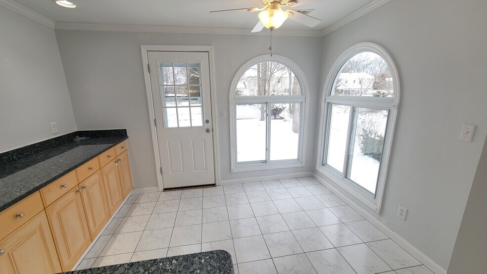 Building Photo - 15 Windsor Rd