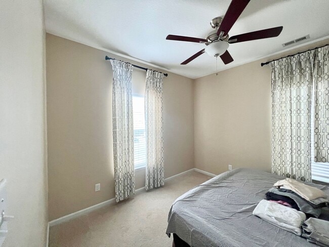 Building Photo - 3BD/2.5BA End Unit Condo in Harbor Walk! B...