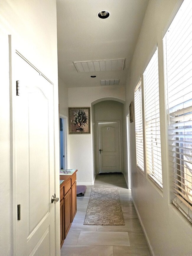 Building Photo - 5 bed 3.5 bath in Paseo Trails