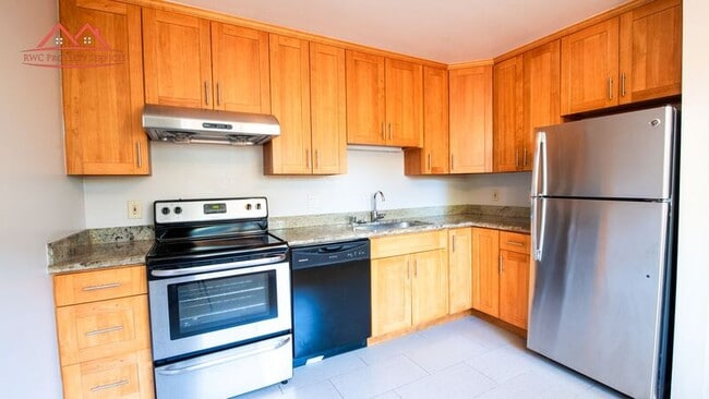 Building Photo - 5160 Westdale Dr