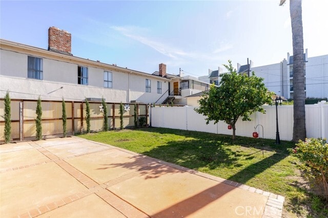 Building Photo - 320 E Dryden St