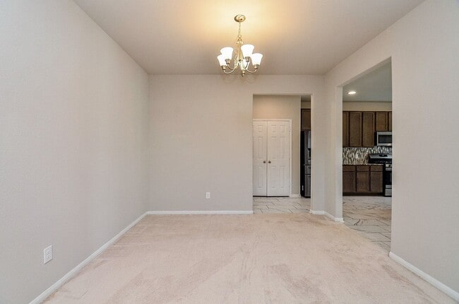Building Photo - 5443 Grand View Dr